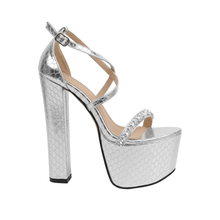 Sandales éclat argenté 6.3"