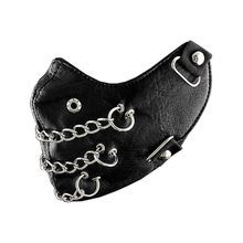 Masque fétiche à chaînes