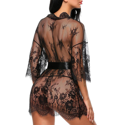 Peignoir en dentelle transparente