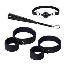 Ensemble restrictions cuisses/chevilles avec bâillon et fouet