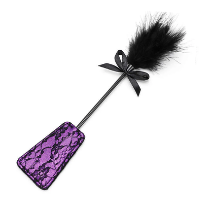 Cravache dentelle sensuelle à plume