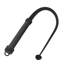 Circular-tipped silicone control whip