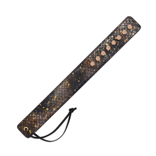 Crocodile-textured straight paddle