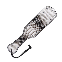 Crocodile-textured paddle