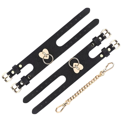Heart-shaped double-fastening handcuffs
