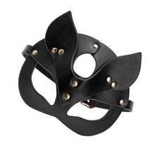 Masque allure féline accents dorés