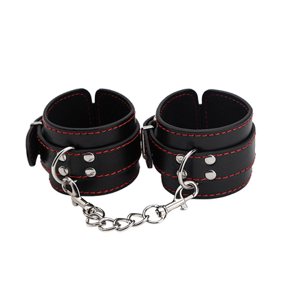 Ensemble masque pour les yeux et menottes