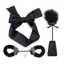Ensemble menottes bandeau et caresses