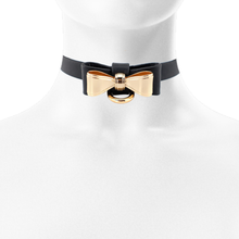 Collier de soumission orné boucle avec laisse