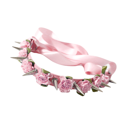 Collier fétiche à roses et pointes
