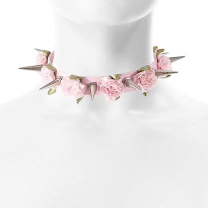 Collier fétiche à roses et pointes