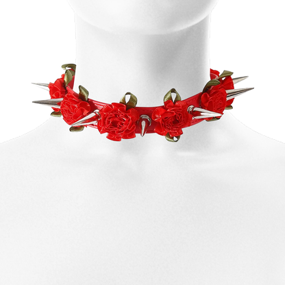 Collier fétiche à roses et pointes
